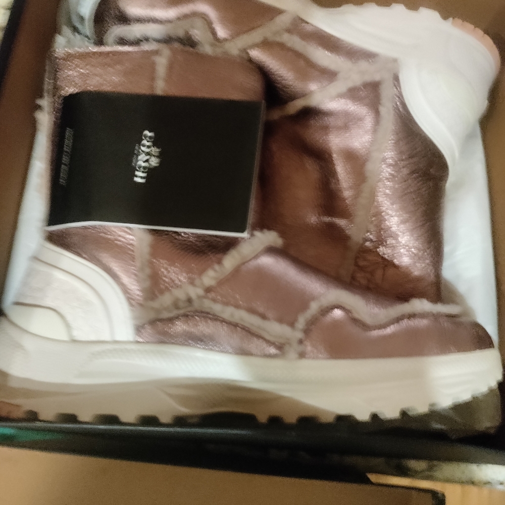 NWB Coach Portia Pink Metallic Shearling-Lined Boots. Retail:$225 - Picture 11 of 16
